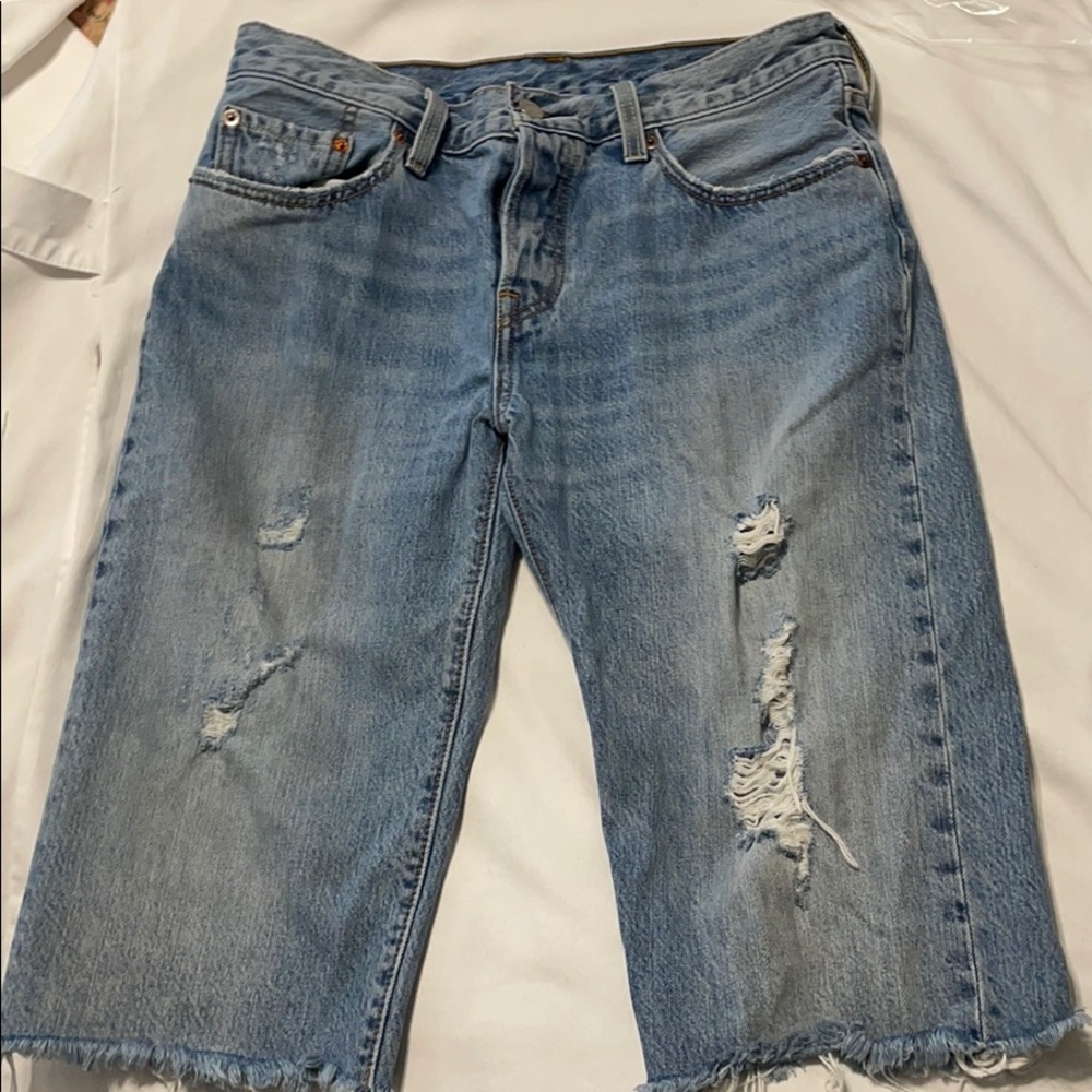 🔥 💙Levi’s 501 CT over the knee shorts